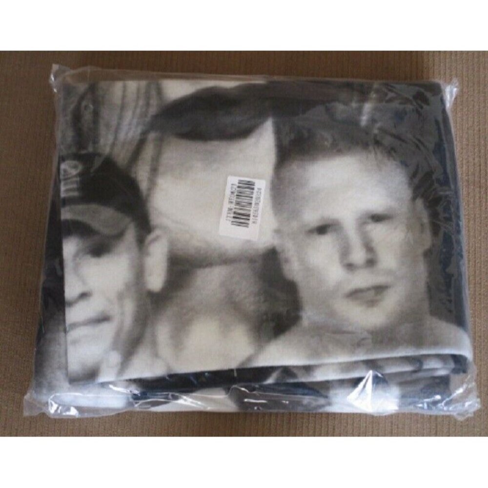 New WWE Stars Fleece Throw Gift Blanket Smackdown Roman Reigns Cena Ambrose NIP - Picture 3 of 3